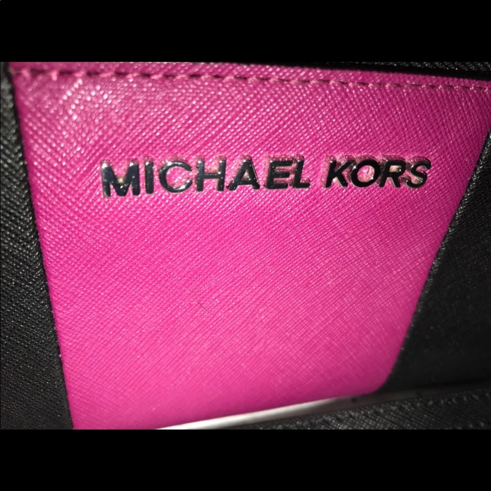 Michael Kors Wristlet Magenta & Black